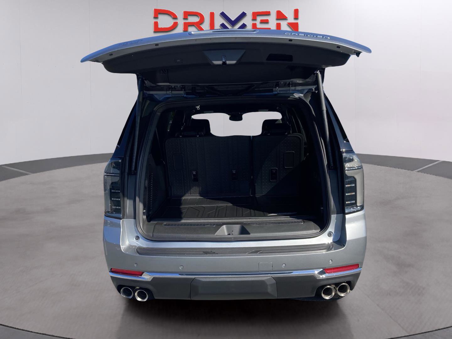 New 2026 Chevrolet Suburban Premier image 32