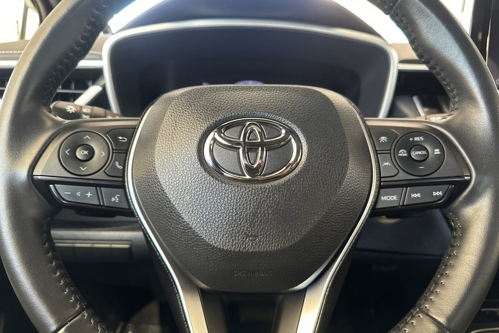 Used 2025 Toyota Corolla XSE FWD image 23
