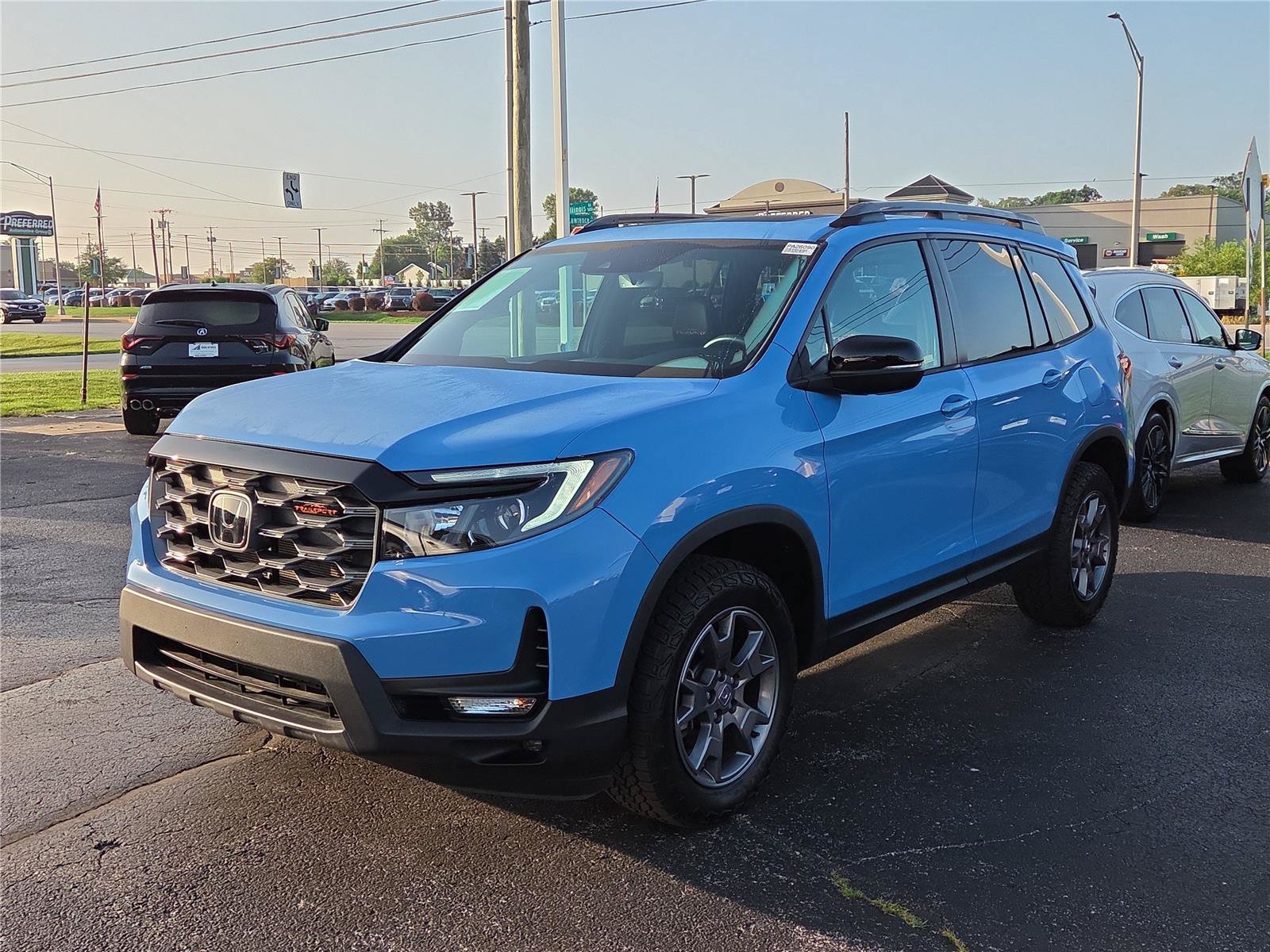 Used 2024 Honda Passport TrailSport image 3