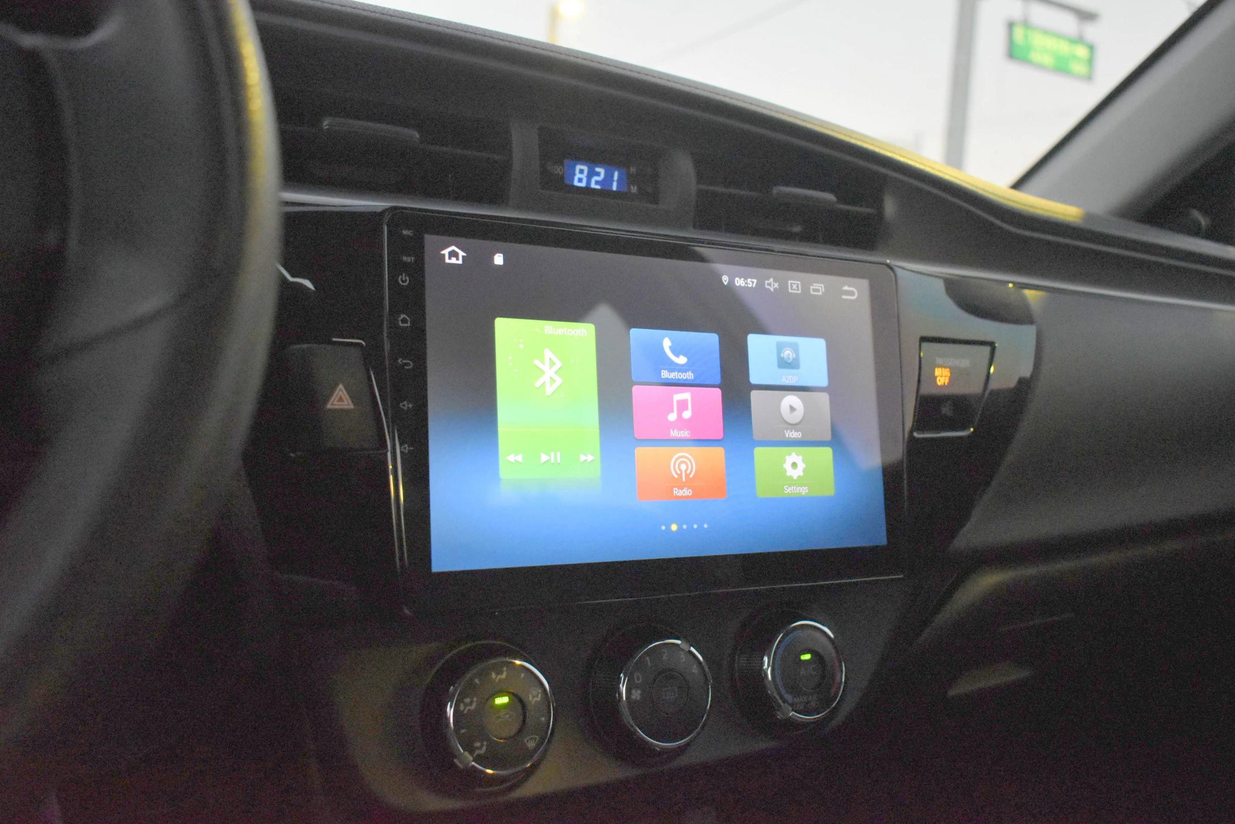 Used 2015 Toyota Corolla L image 19