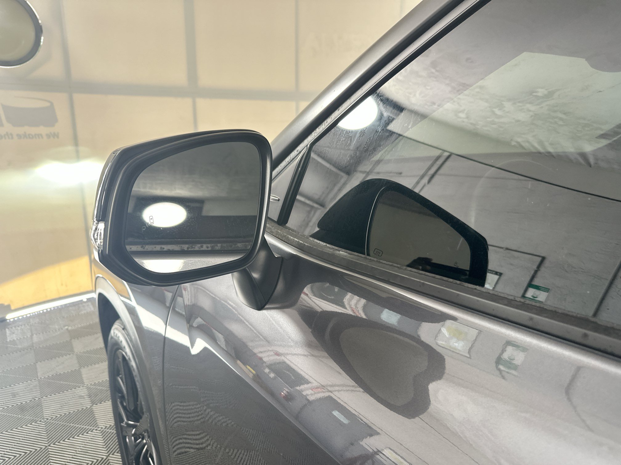 Used 2024 Toyota Highlander XSE FWD image 10