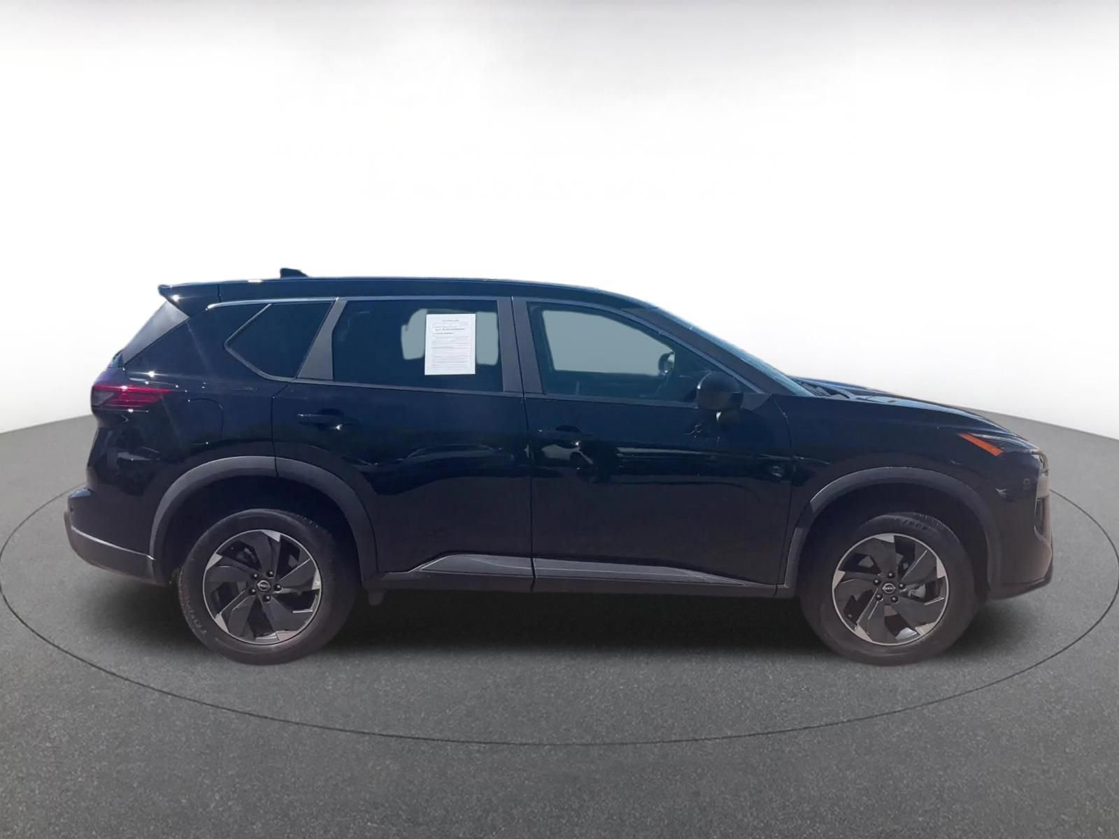 Used 2025 Nissan Rogue SV image 16