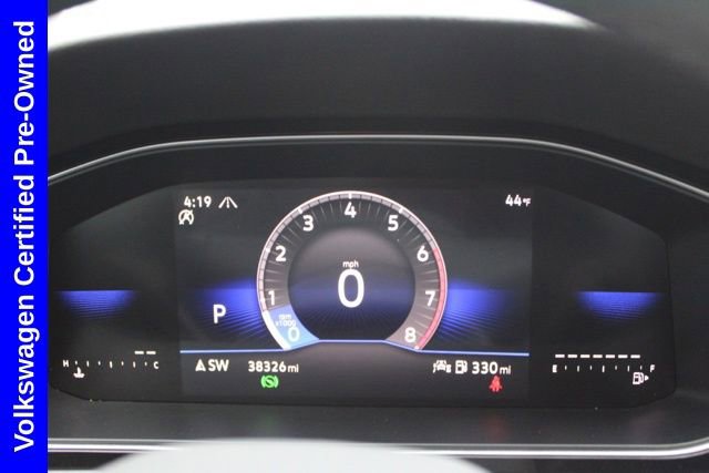 Used 2025 Volkswagen Jetta SE image 32