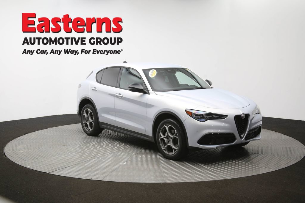 Used 2024 Alfa Romeo Stelvio Sprint image 51