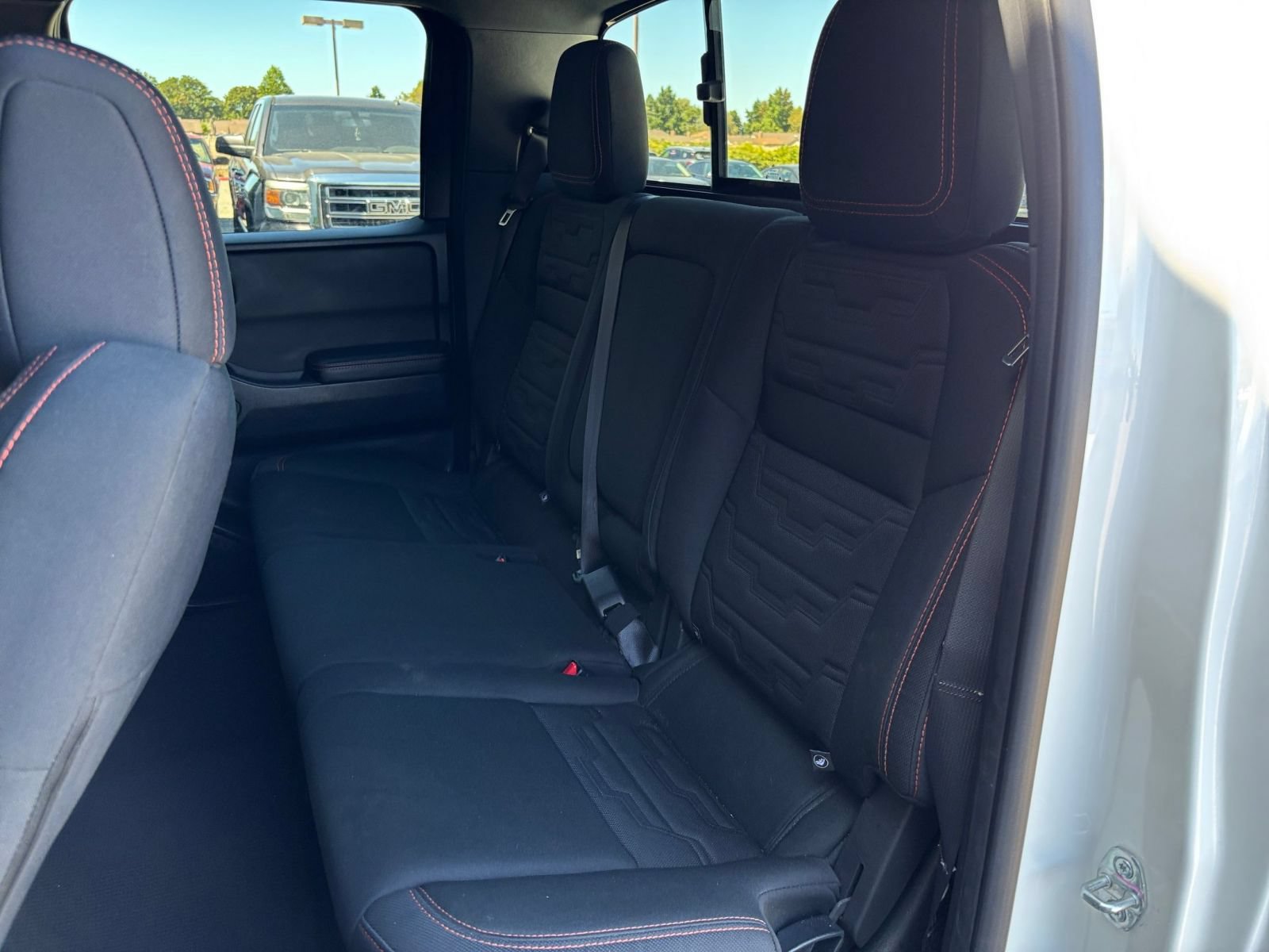 Used 2026 Nissan Frontier PRO-4X AWD/4WD image 34