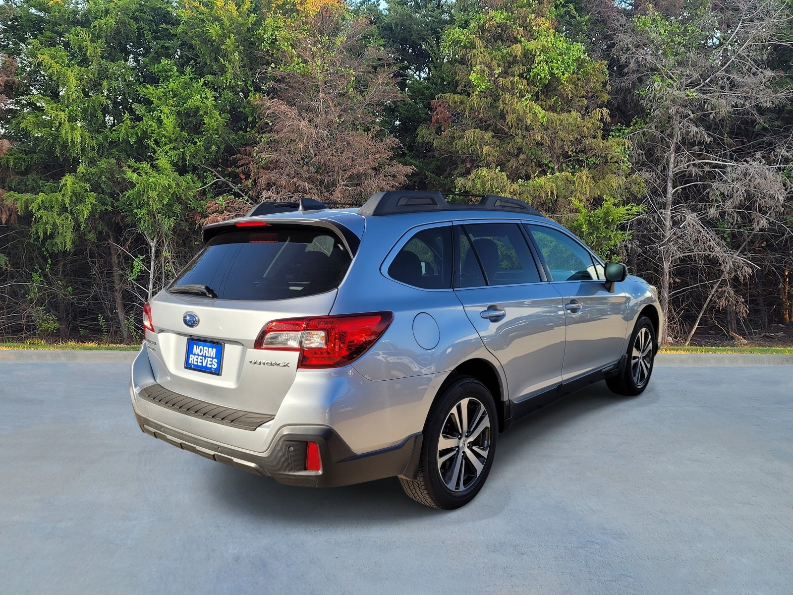 Used 2018 Subaru Outback 2.5i Limited AWD/4WD image 17