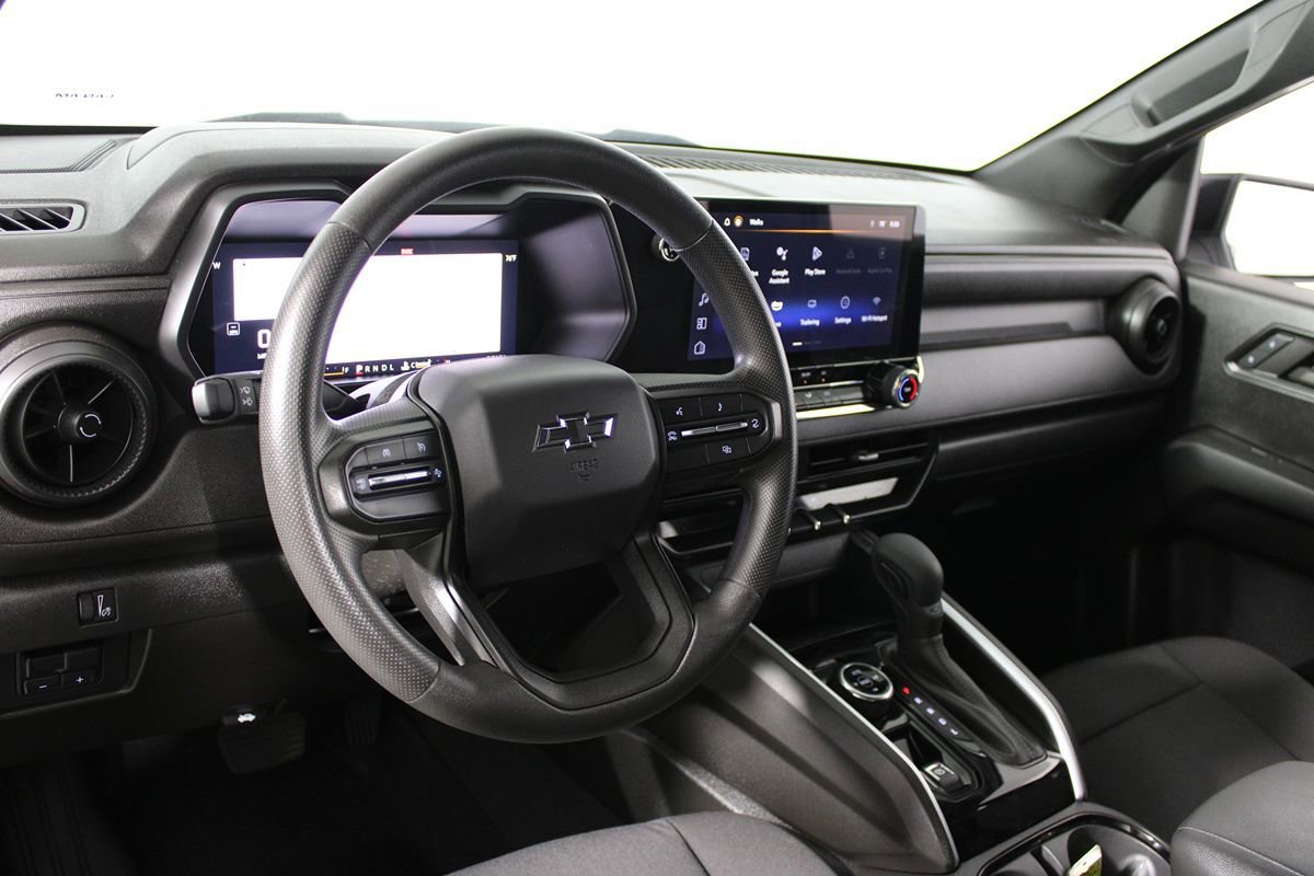 Used 2024 Chevrolet Colorado Trail Boss w/ Technology Package AWD/4WD image 9
