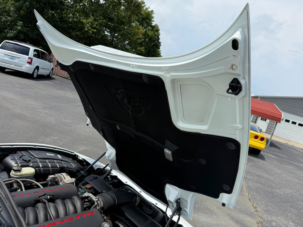 Used 1998 Chevrolet Corvette Coupe RWD image 27