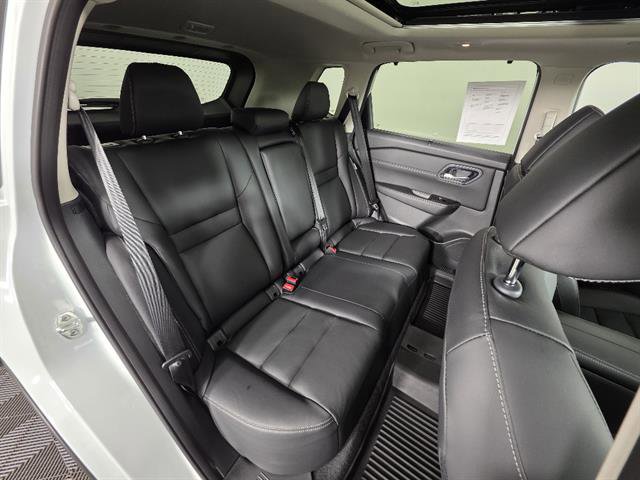 Used 2024 Nissan Rogue SL w/ SL Premium Package AWD/4WD image 17