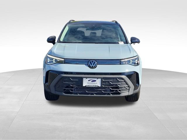 Used 2026 Volkswagen Taos SE AWD/4WD image 3
