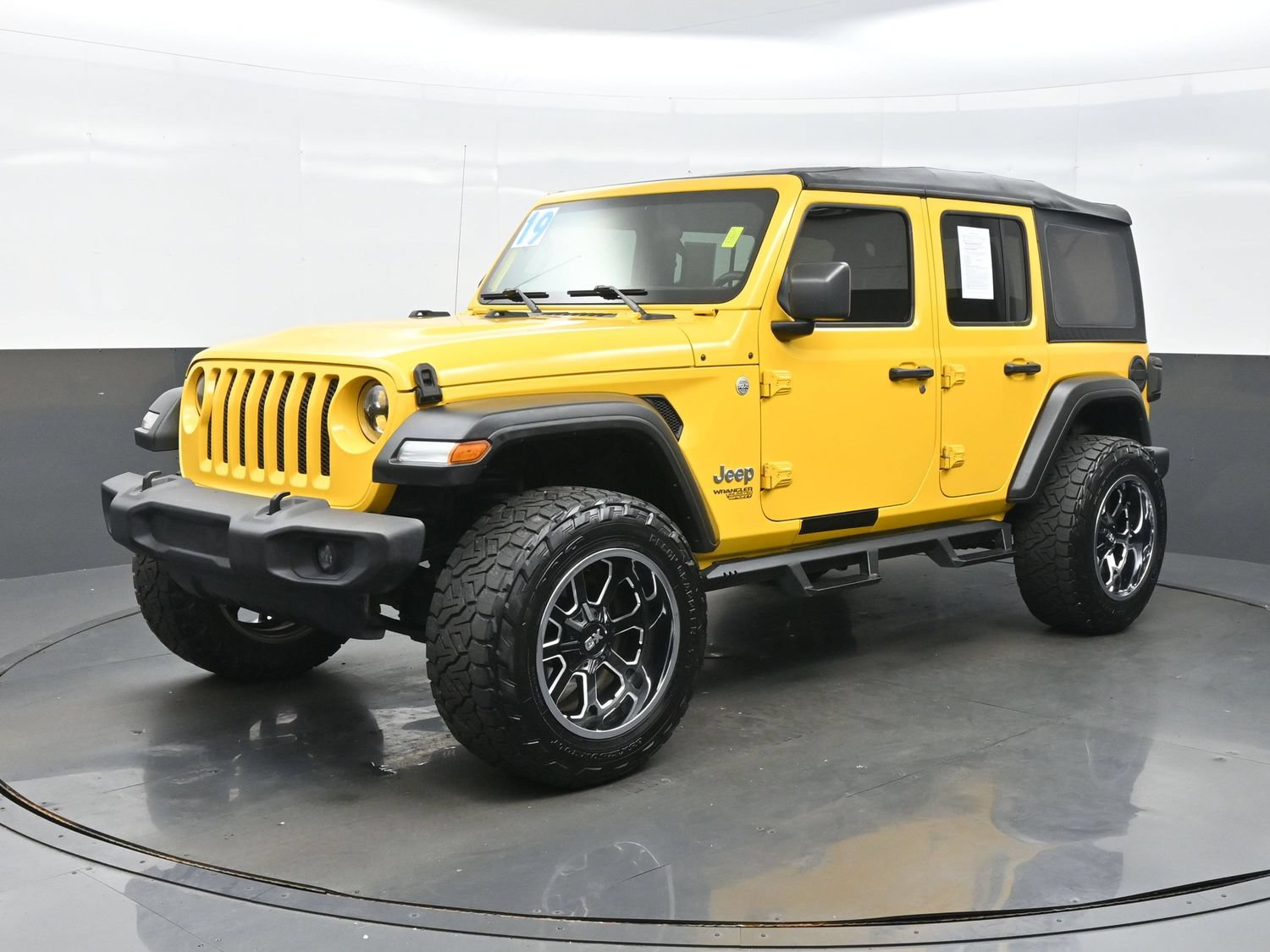 Used 2019 Jeep Wrangler Unlimited Sport AWD/4WD image 2