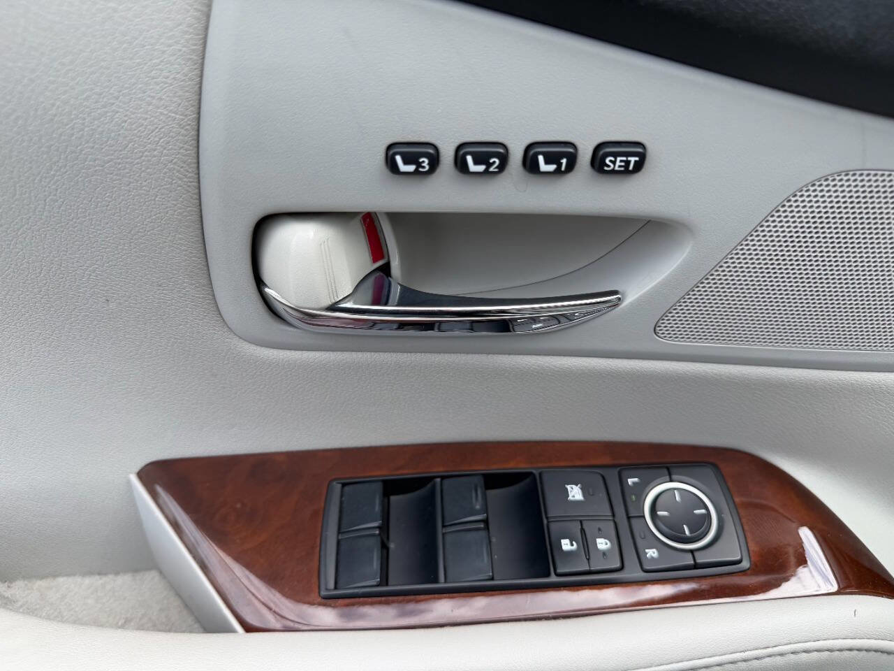 Used 2010 Lexus RX 350 AWD image 19