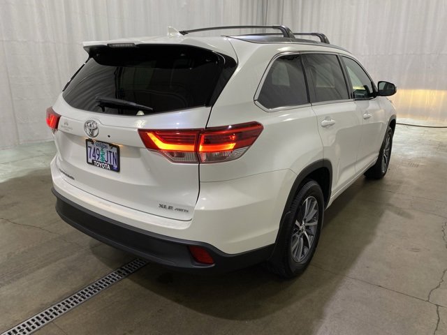 Certified 2017 Toyota Highlander XLE image 4