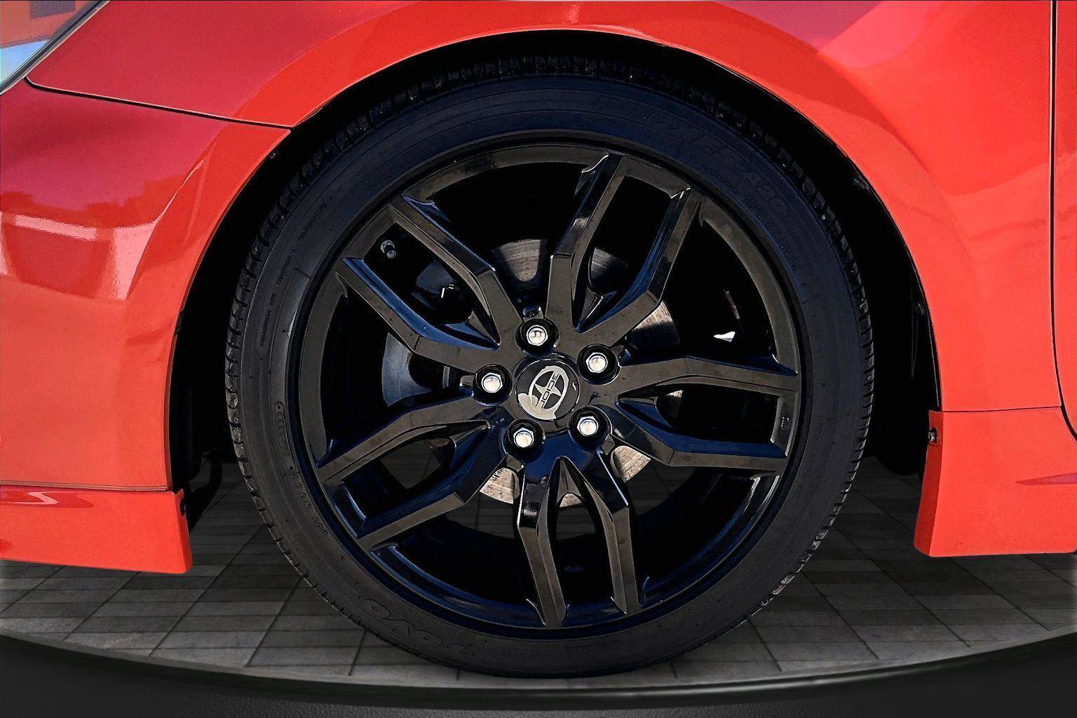 Used 2015 Scion tC image 9