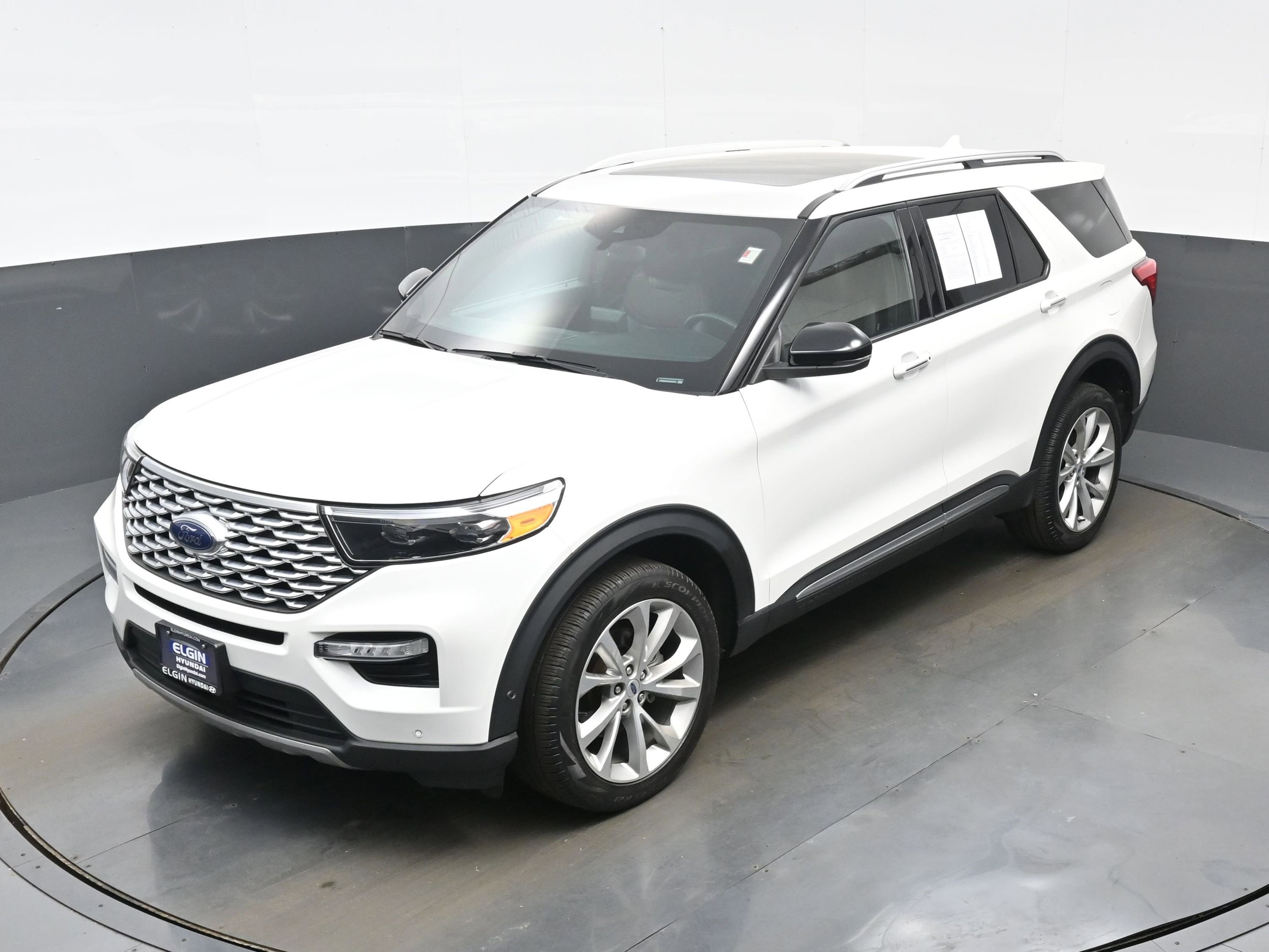 Used 2023 Ford Explorer Platinum w/ Technology Package AWD/4WD image 36