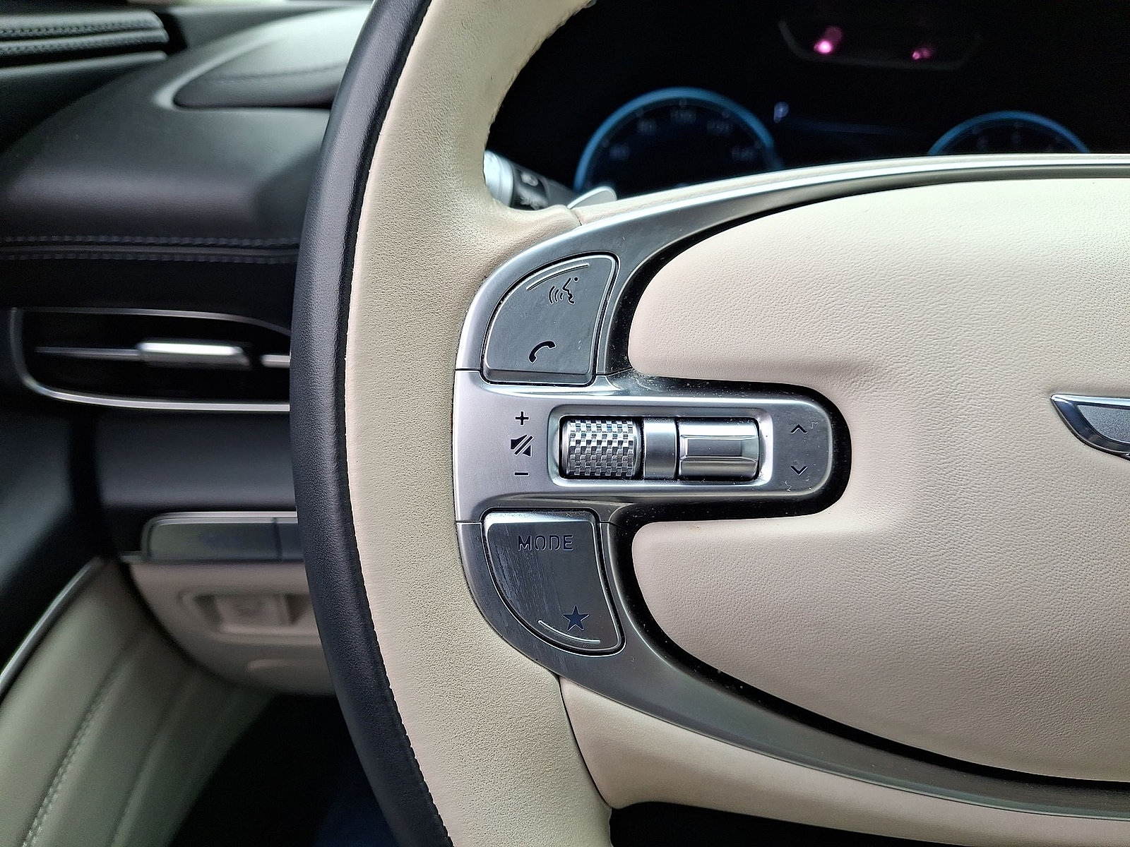 Used 2024 Genesis GV80 3.5T w/ Prestige Package AWD/4WD image 17