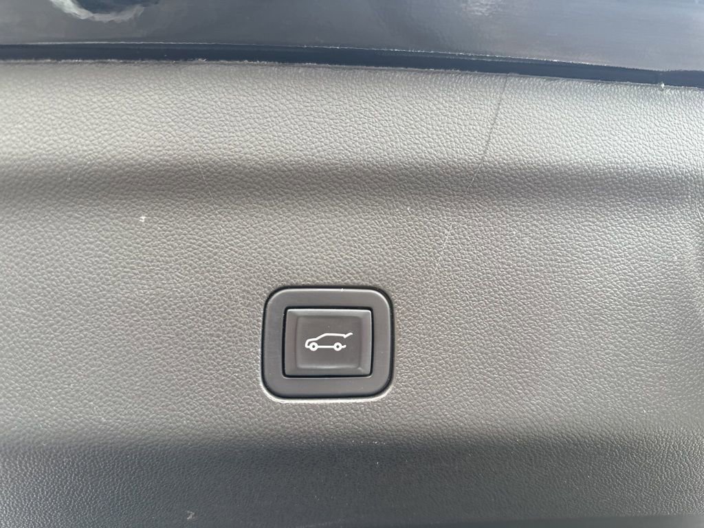 Used 2022 GMC Yukon XL Denali w/ Max Trailering Package image 12