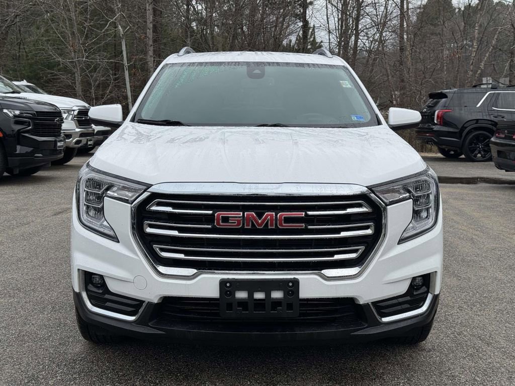 Used 2024 GMC Terrain SLT image 24