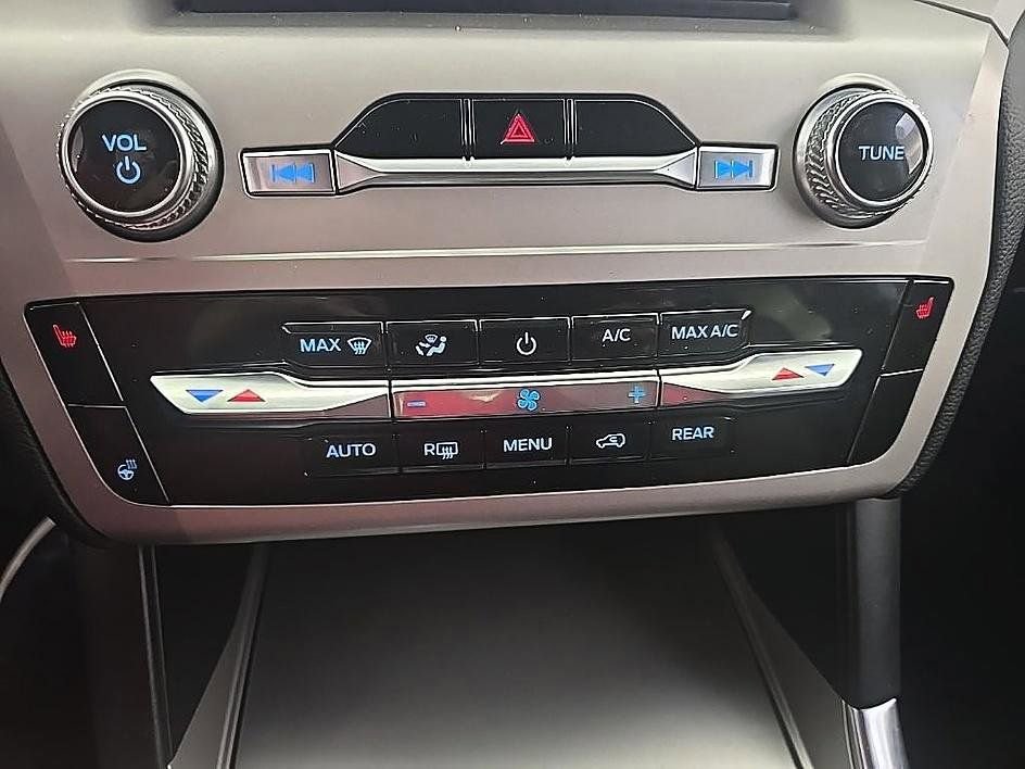 Used 2023 Ford Explorer XLT w/ Equipment Group 202A image 23