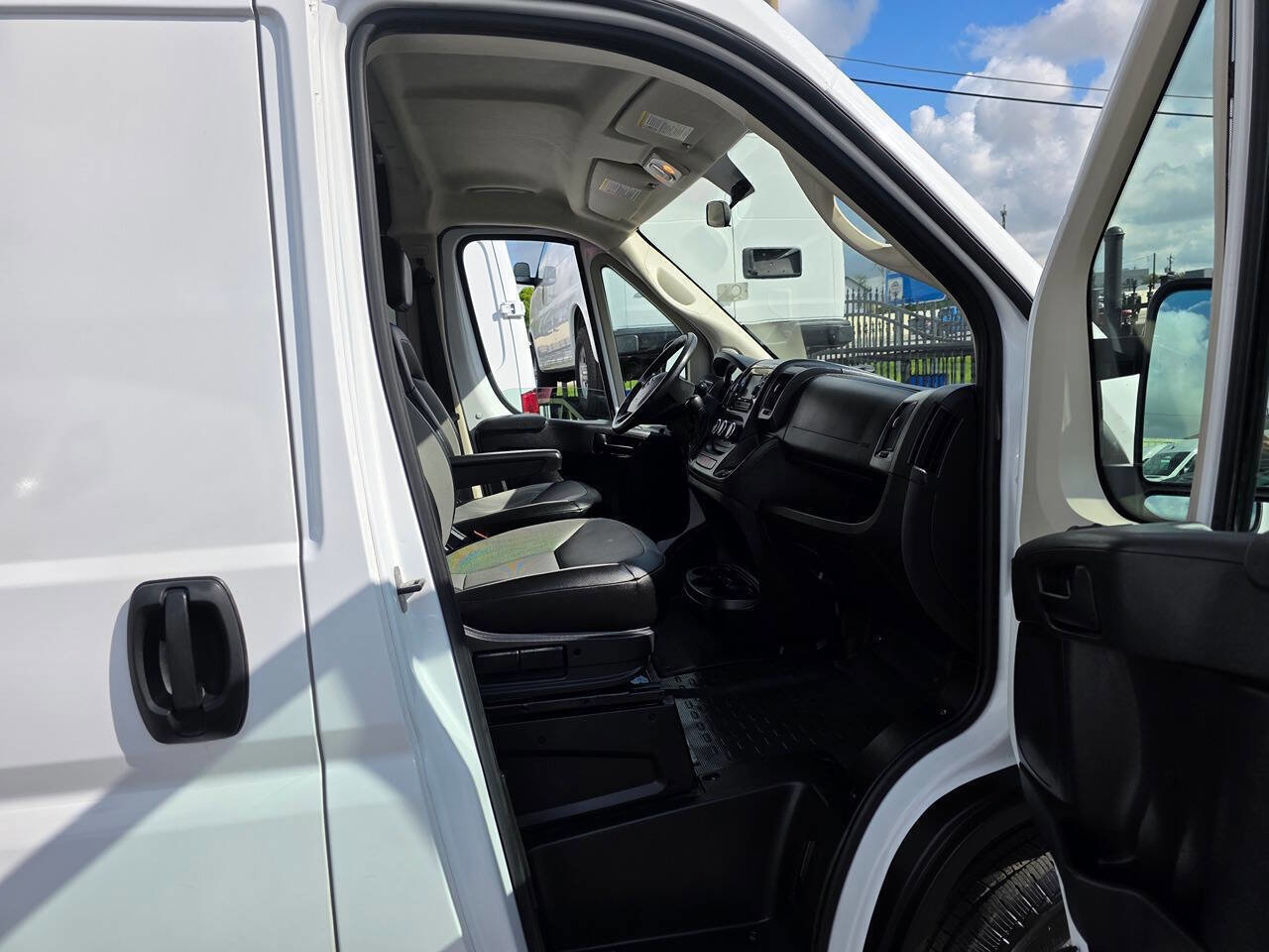 Used 2021 RAM ProMaster 2500 image 16