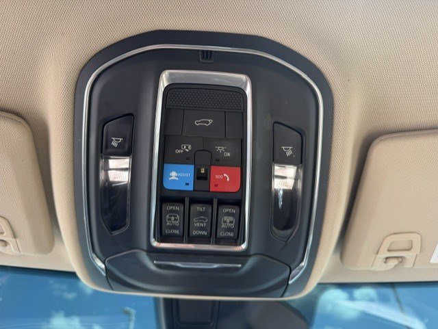Used 2021 Jeep Grand Cherokee L Limited w/ Trailer Tow Package AWD/4WD image 18
