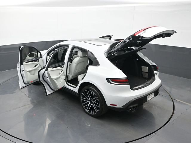 Certified 2025 Porsche Macan image 29