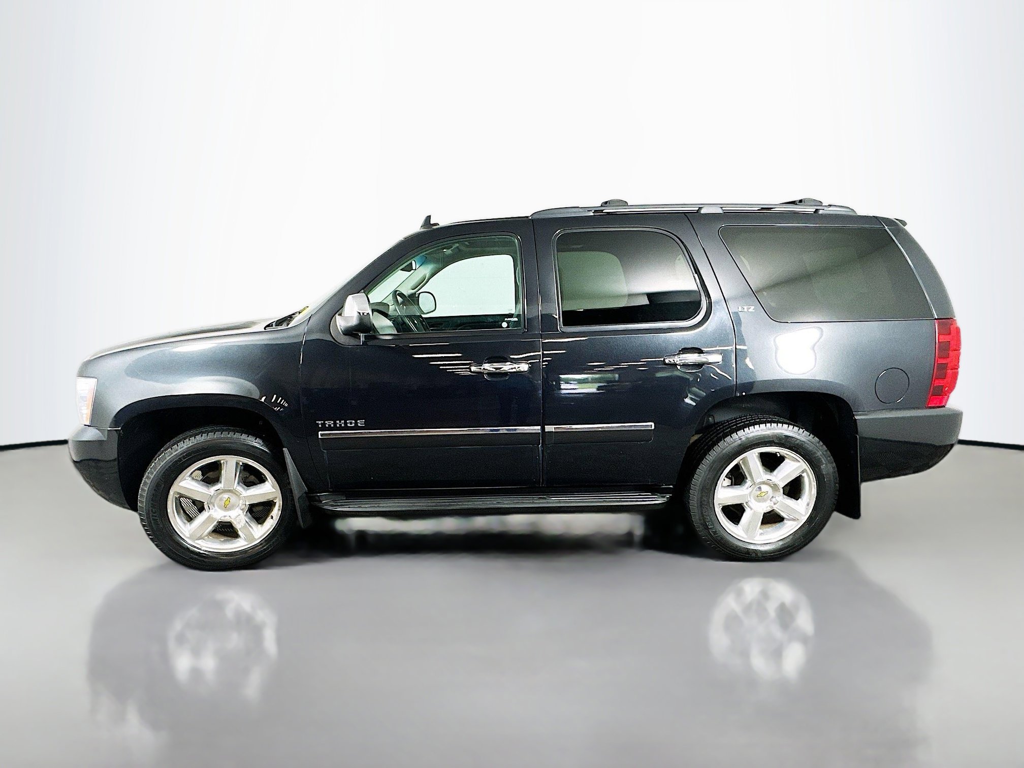 Used 2013 Chevrolet Tahoe LTZ image 4