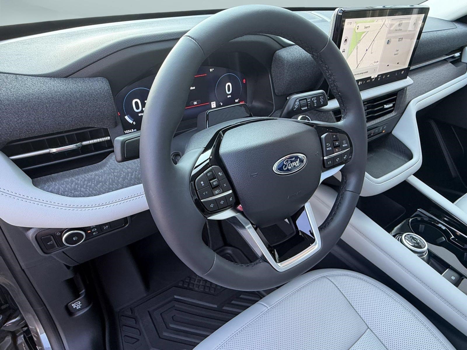 Used 2026 Ford Explorer Platinum w/ LUX Leather Package AWD/4WD image 4