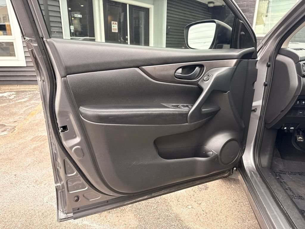 Used 2020 Nissan Rogue Sport S FWD image 20