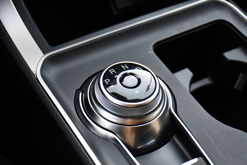 Used 2024 Ford Edge SE w/ Black Appearance Package AWD/4WD image 28