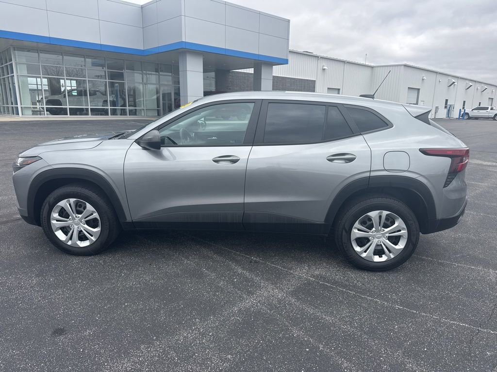Used 2024 Chevrolet Trax LS image 5