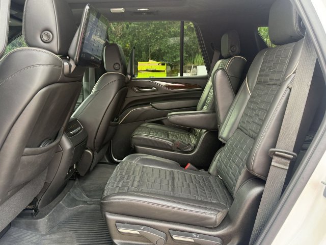 Used 2021 Cadillac Escalade Sport Platinum w/ LPO, ONYX Package AWD/4WD image 12