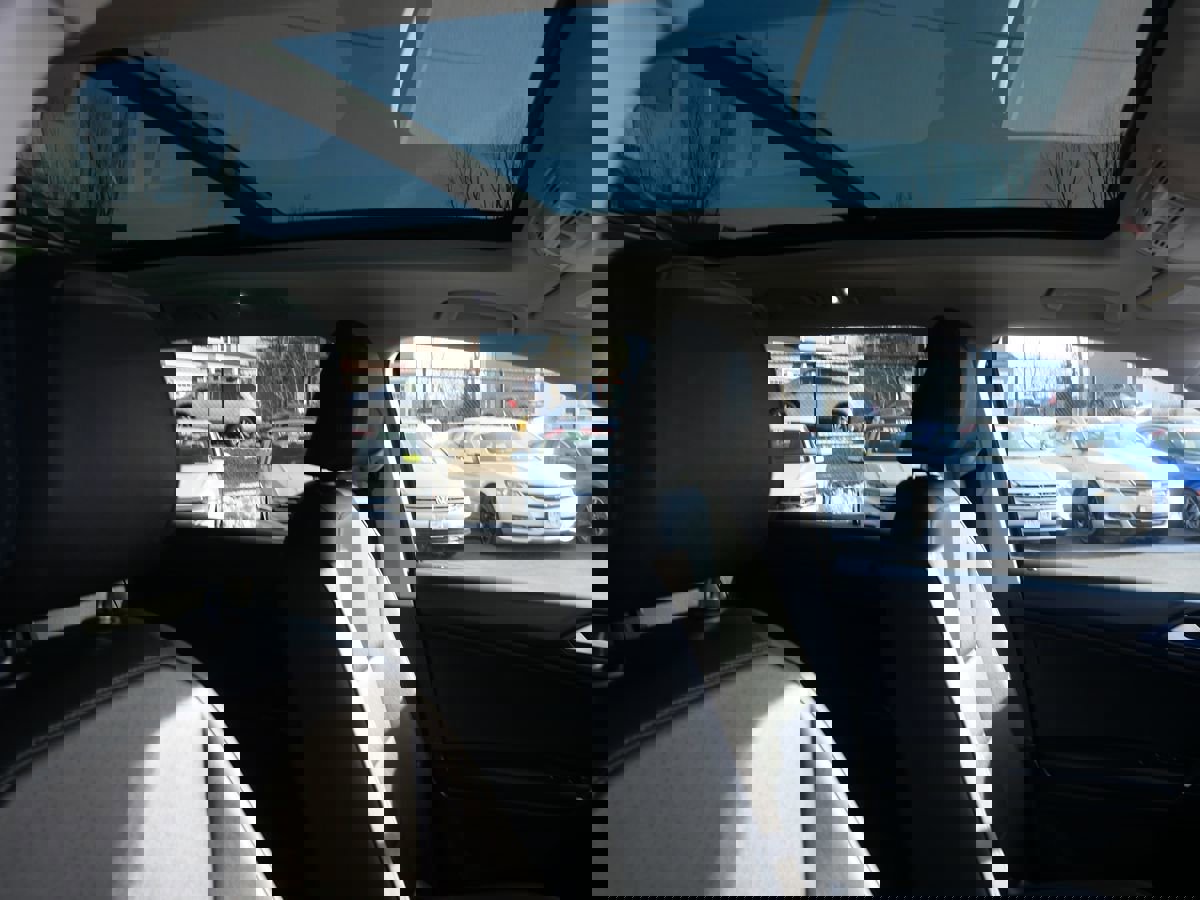 Used 2020 Volkswagen Tiguan SEL image 31