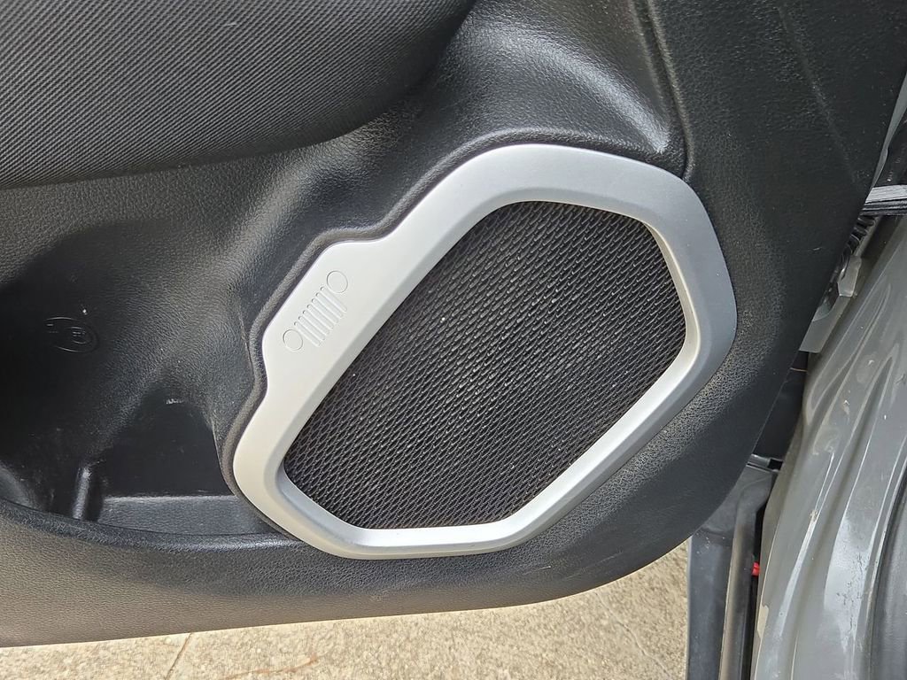 Used 2021 Jeep Renegade Sport image 14