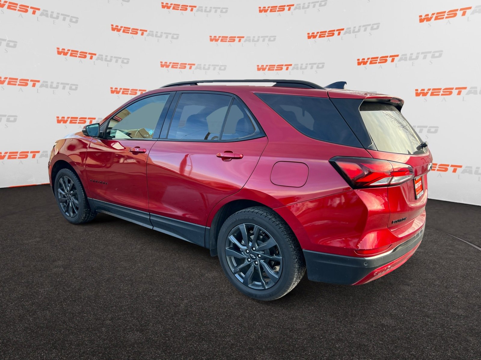 Used 2022 Chevrolet Equinox RS w/ RS Leather Package image 3