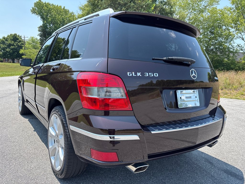 Used 2011 Mercedes-Benz GLK 350 4MATIC image 3