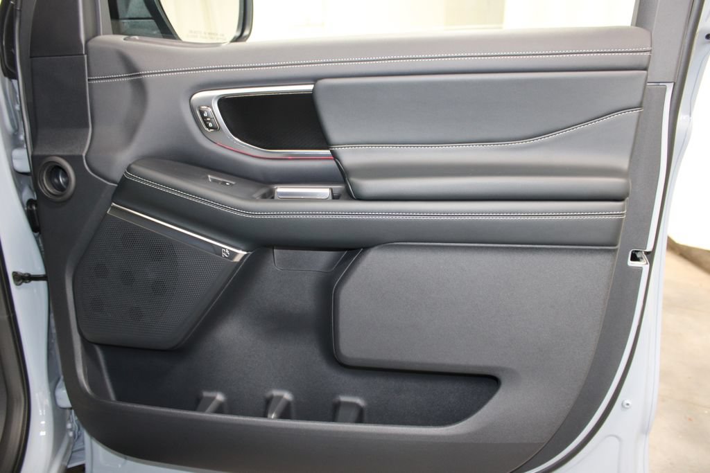 New 2027 Ford Expedition Max Platinum w/ Stealth Appearance Package RWD image 39