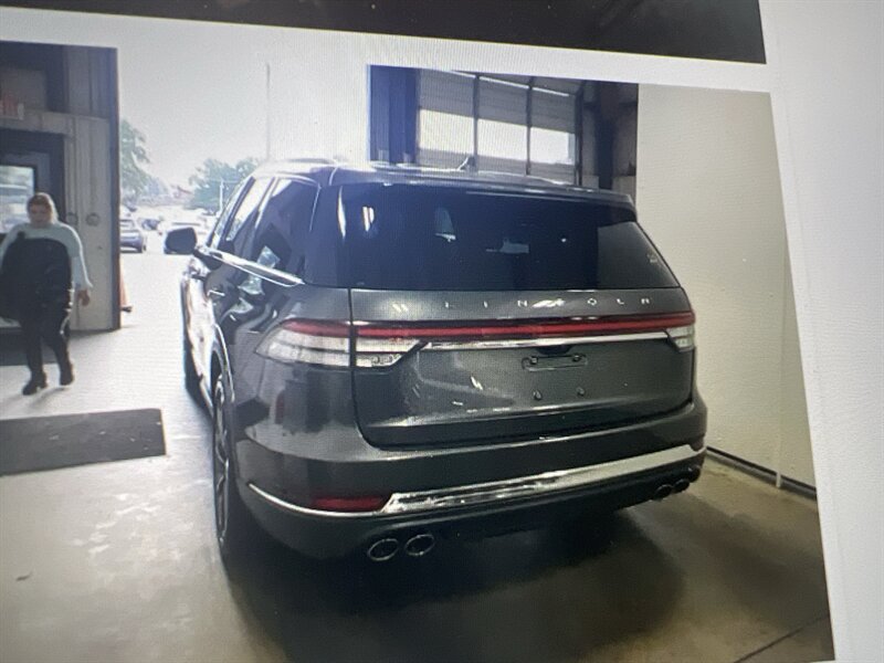 Used 2020 Lincoln Aviator Reserve w/ Equipment Group 201A AWD/4WD image 2