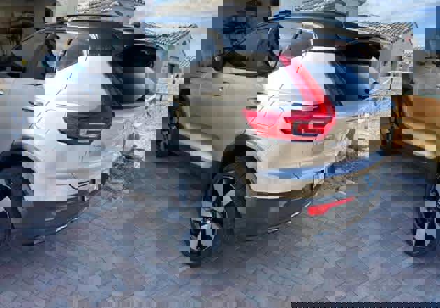 Used 2023 Volvo XC40 Recharge Ultimate image 11