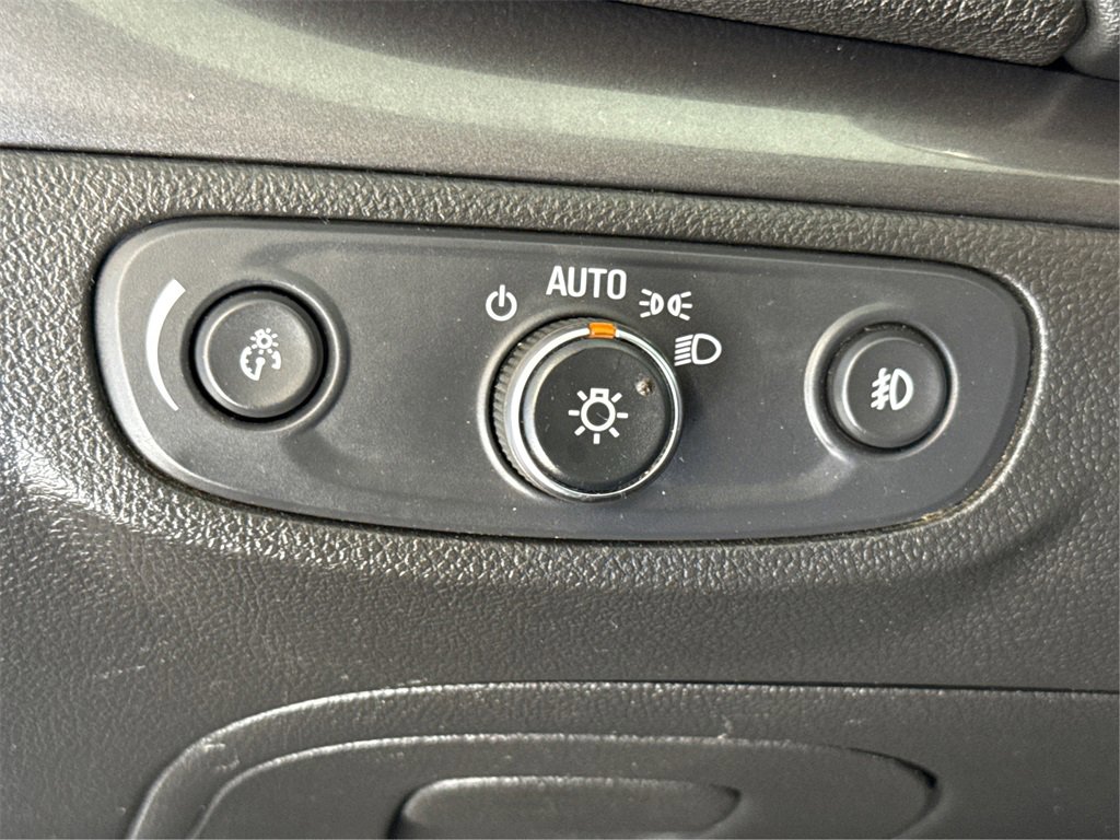 Used 2020 Buick Encore Essence image 24