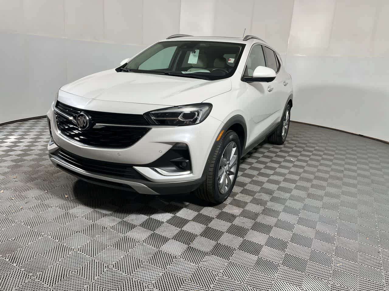 Used 2023 Buick Encore GX Essence w/ Advanced Technology Package FWD image 4