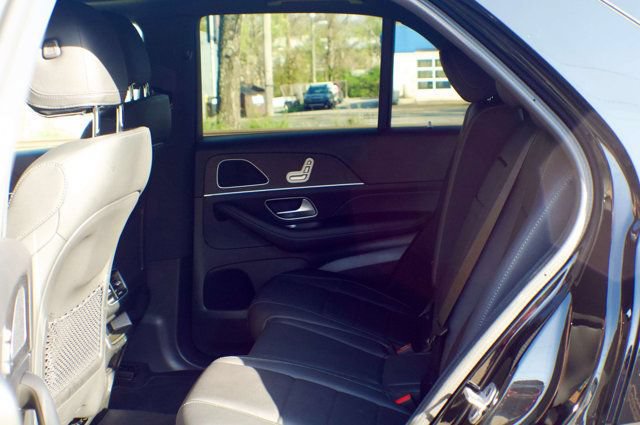 Used 2025 Mercedes-Benz GLE 350 4MATIC w/ 3rd Row Seat Package image 49