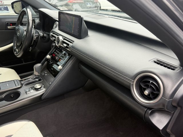 Used 2021 Lexus IS 350 F Sport RWD image 17