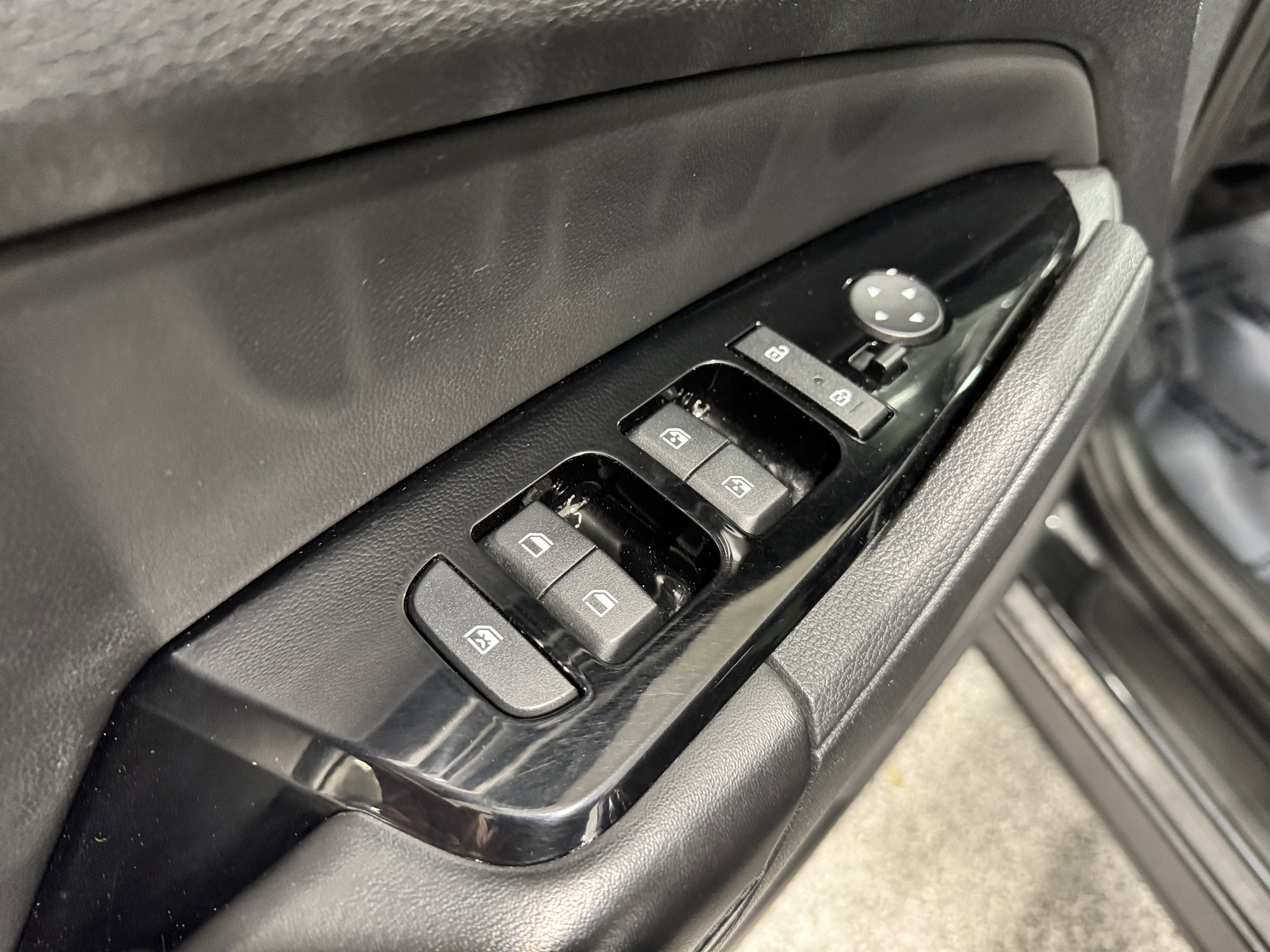 Used 2024 Kia Sportage EX image 23