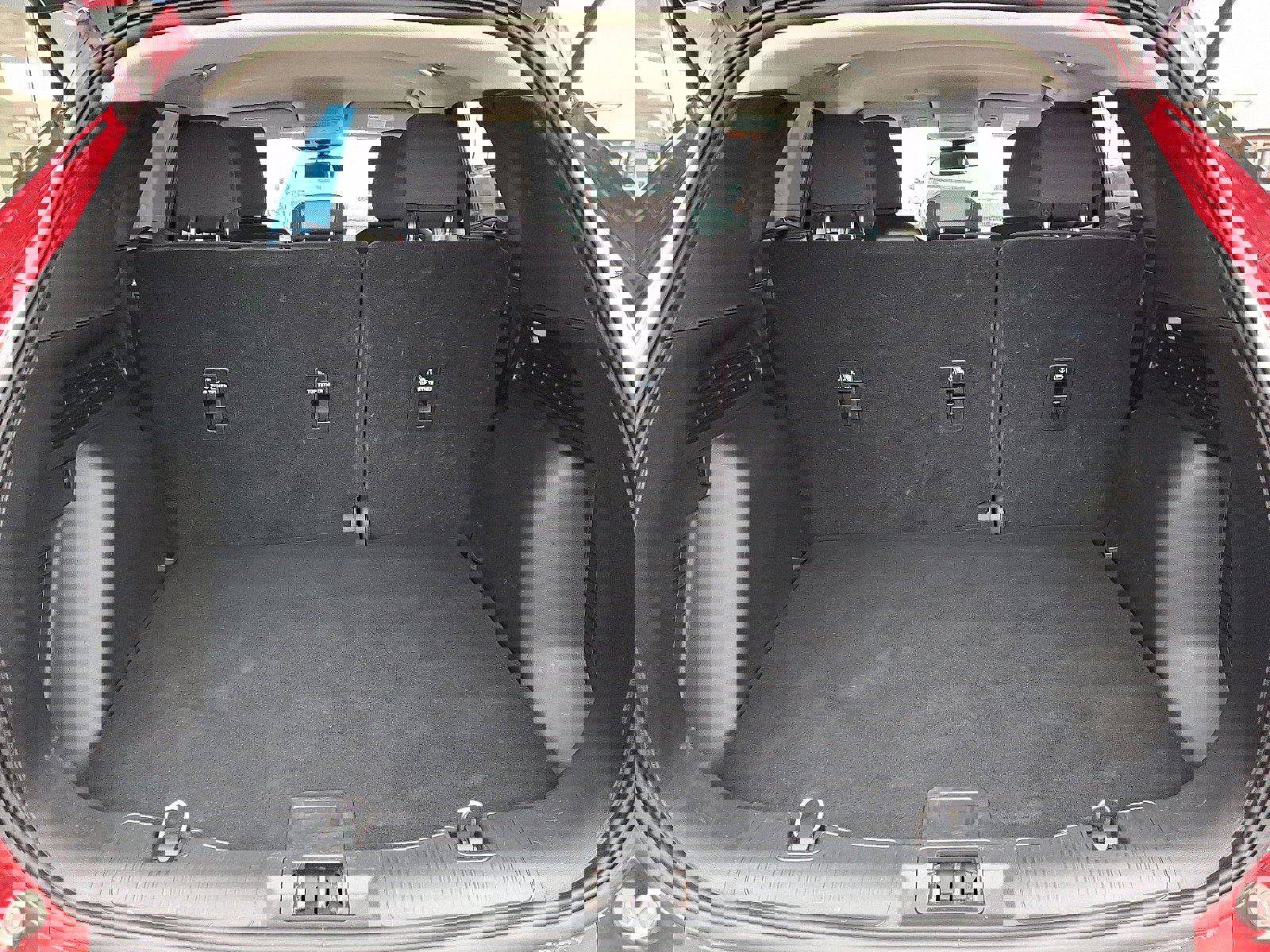 Used 2020 Ford Escape SE image 27