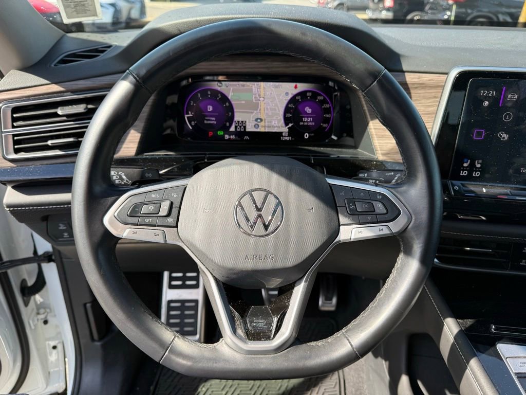 Used 2025 Volkswagen Atlas SEL Premium R-Line image 9