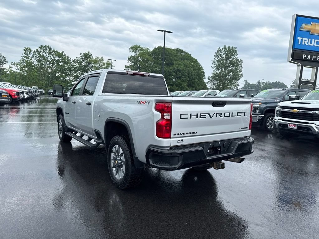 Used 2022 Chevrolet Silverado 2500 Custom w/ Custom Convenience Package AWD/4WD image 7