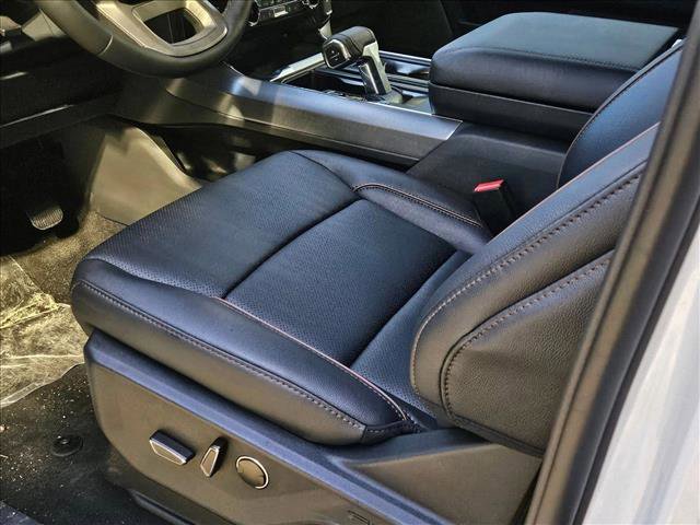 New 2026 Ford F150 Lariat w/ Equipment Group 502A High image 4