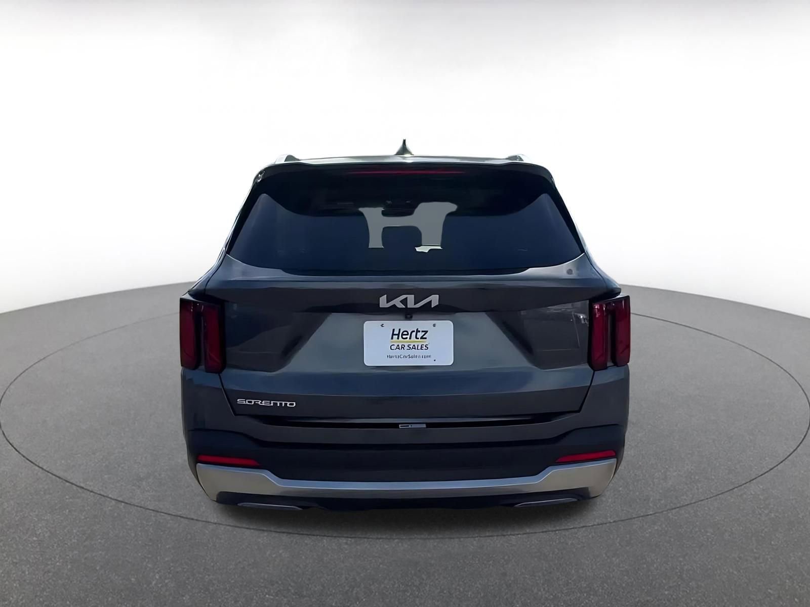 Used 2024 Kia Sorento S image 12