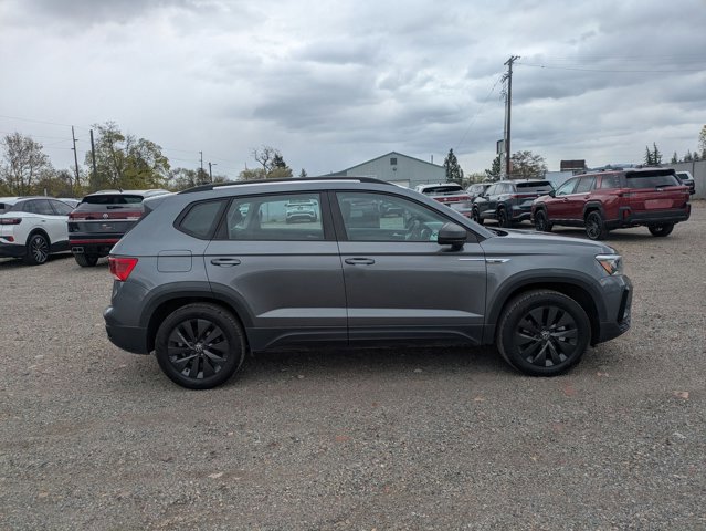 Used 2022 Volkswagen Taos S image 4